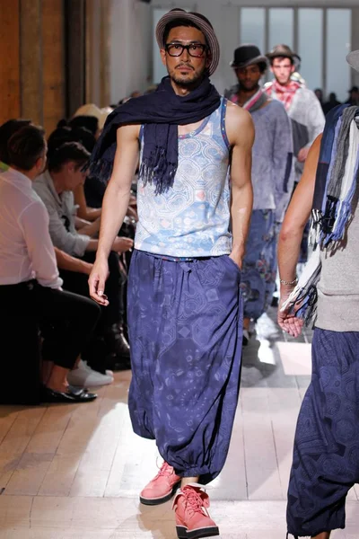 Look 40